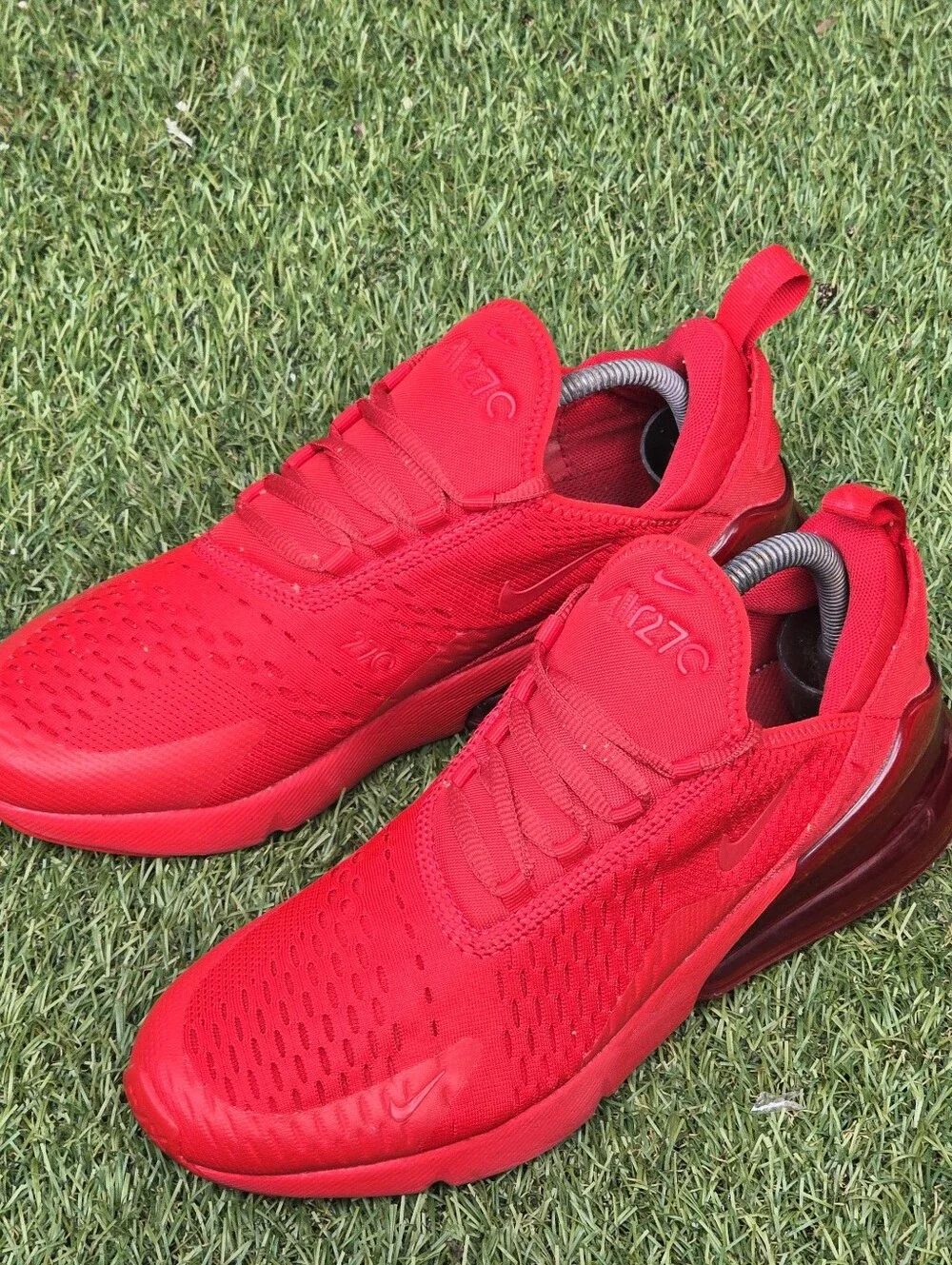 NIKE AIR MAX 270 - Women's Sneakers - SIZE 8.5. - Please See All Pictures